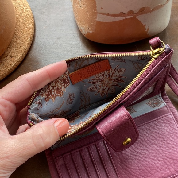 HOBO Oxblood Leather Wristlet Wallet Clutch Organizer Card Case - Picture 4 of 9